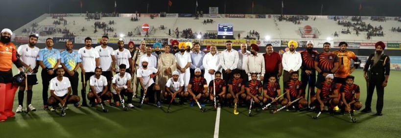 41वां इंडियन ऑयल सर्वो सुरजीत हॉकी टूर्नामेंट,फाइनल में भारत पेट्रोलियम मुंबई और इंडियन ऑयल मुंबई।