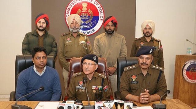 जालंधर में पिस्तौल के साथ 10वीं का छात्र गिरफ्तार:घर पर ही बनाता था, ऑनलाइन ली थी ट्रेनिंग; 10 कट्टा, आयरन कटर-ड्रिल मशीन बरामद।