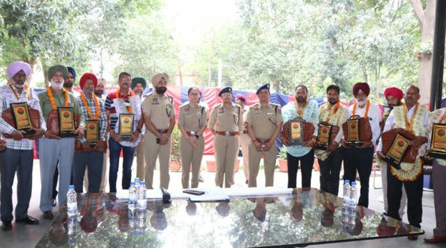कमिश्नरेट पुलिस जालंधर ने 15 सेवानिवृत्त पुलिस अधिकारियों को दी विदाई। 1 11 24 800x445 1