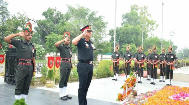गौरवशाली बलिदानों को नमन, वीरता की गाथा का सम्मान : गोल्डन एरो डिवीजन ने मनाया 63वां स्थापना दिवस ।